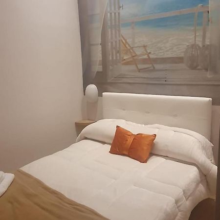 Venezia Rooms Наполи Екстериор снимка