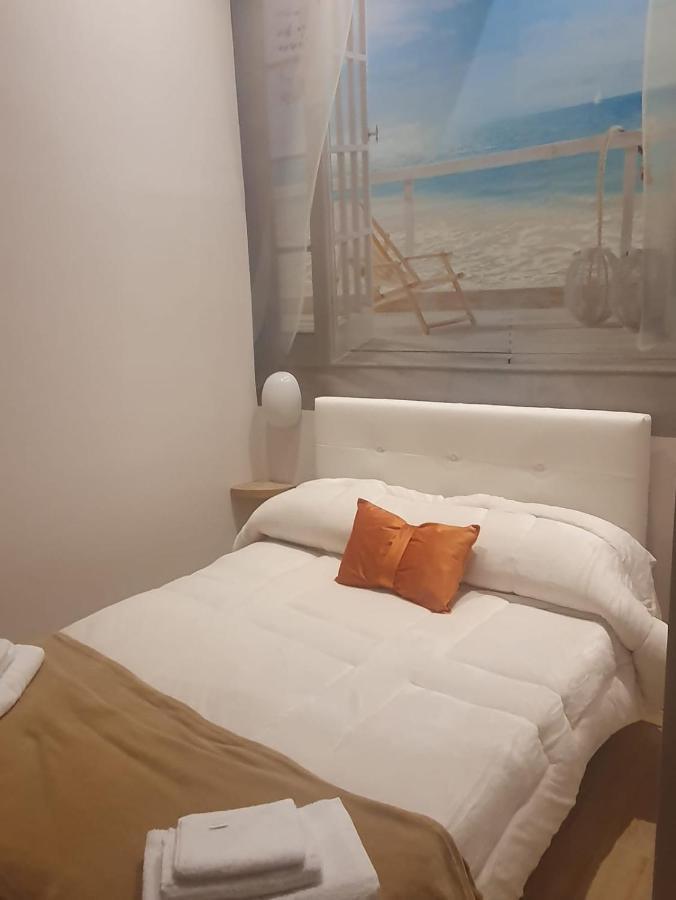Venezia Rooms Наполи Екстериор снимка