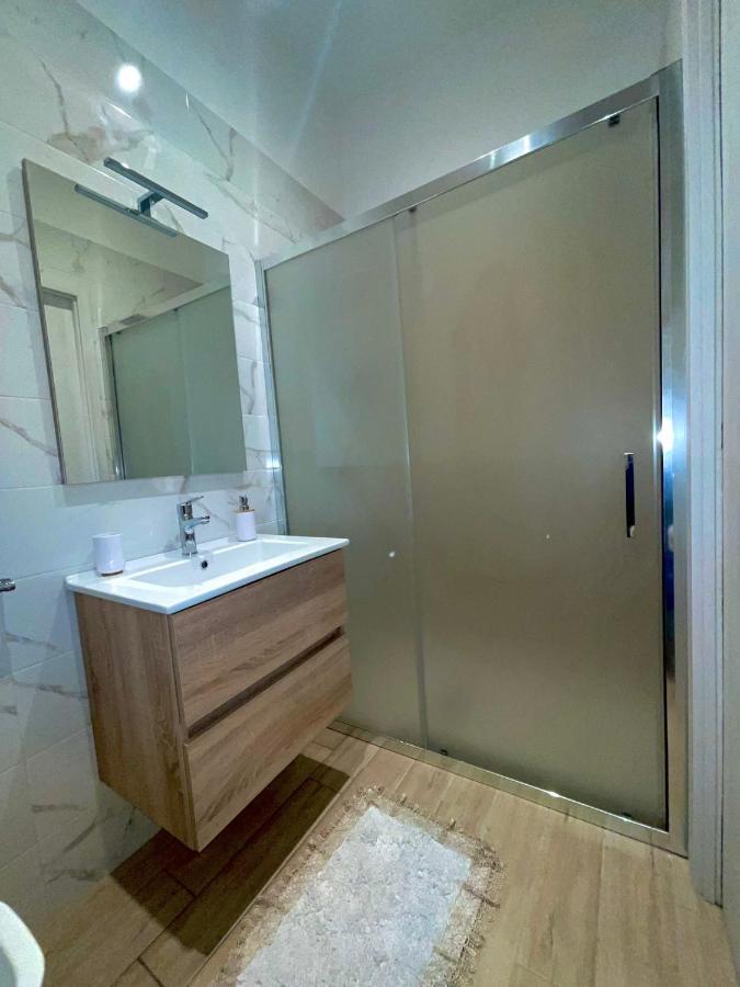 Venezia Rooms Наполи Екстериор снимка